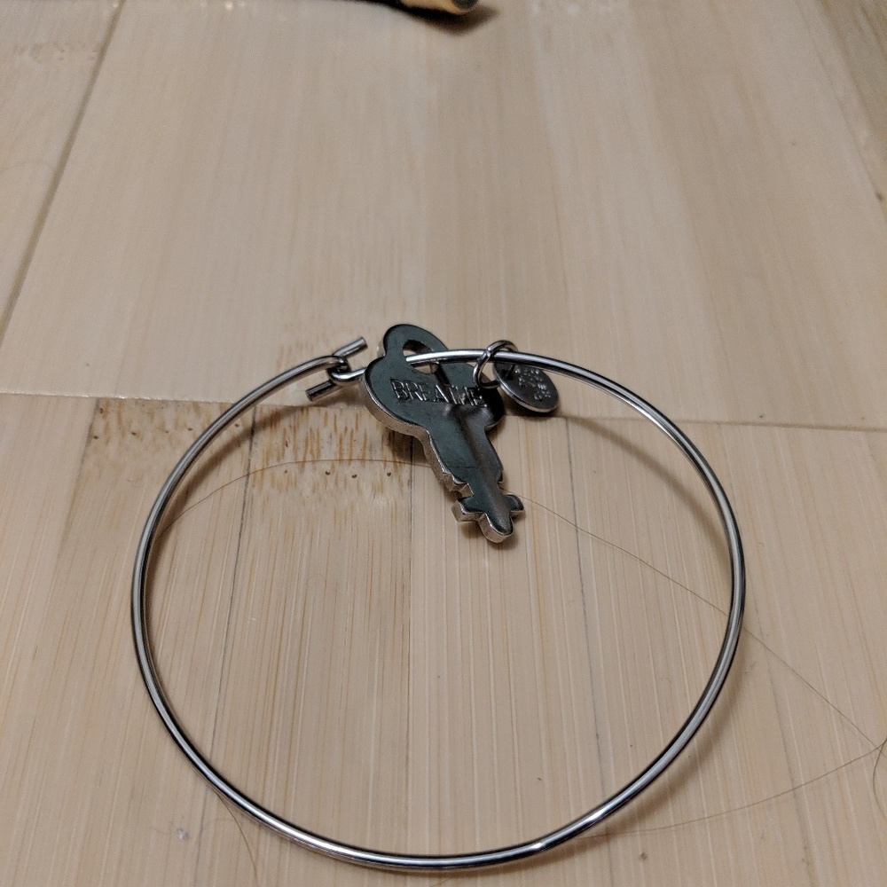 Giving Key Breathe Bracelet